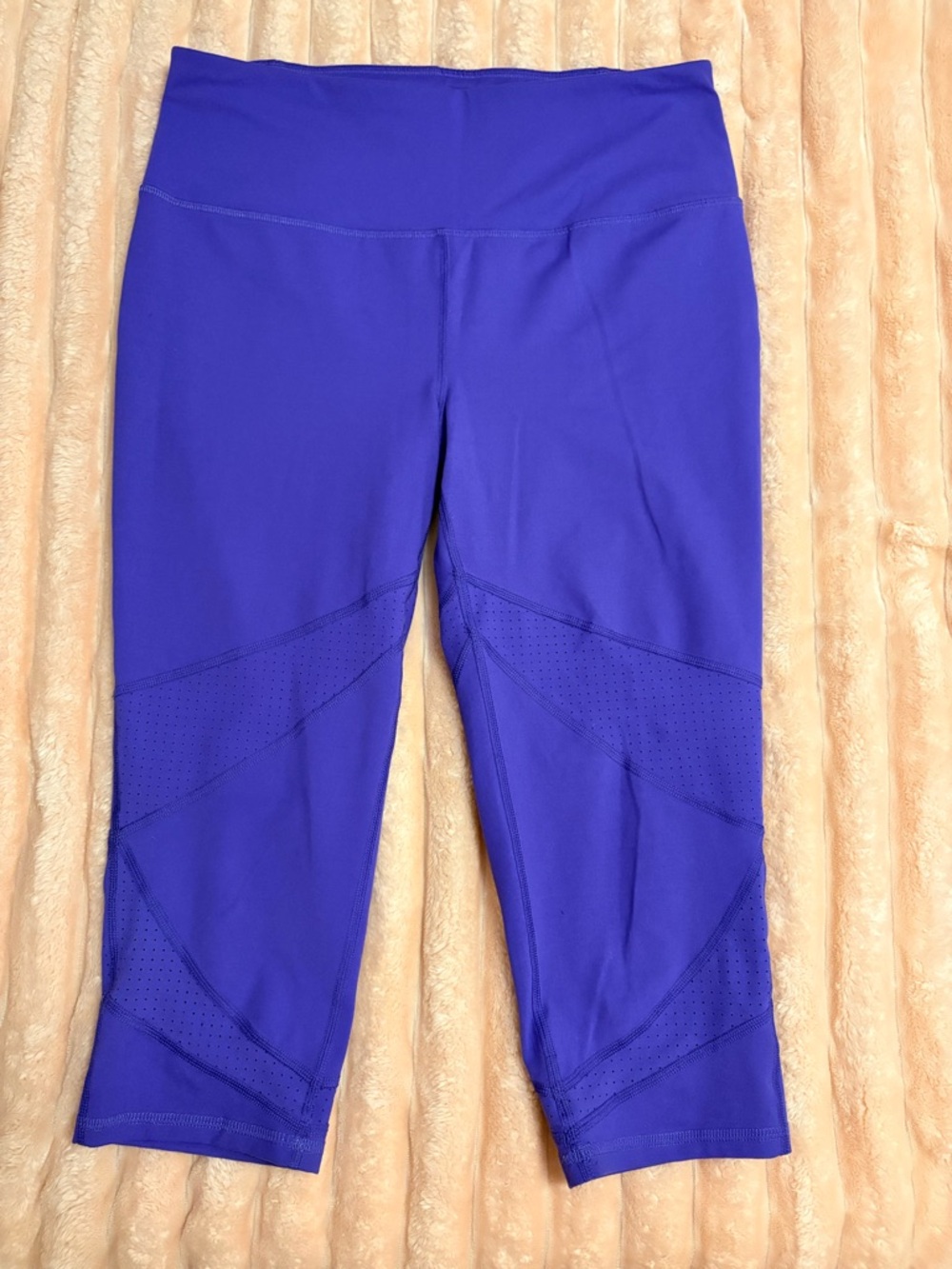 Women's Purple Performance Capri Leggings